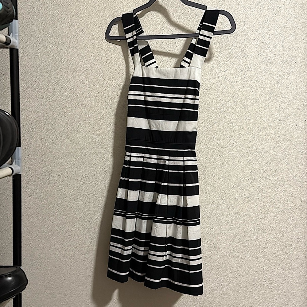 BANANA REPUBLIC black & white stripe dress 4P